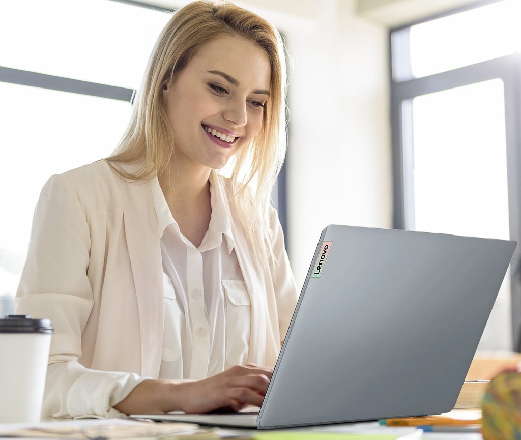 Laptop Lenovo IdeaPad Slim 3 15IRU8 Arctic Grey Gris Ártico