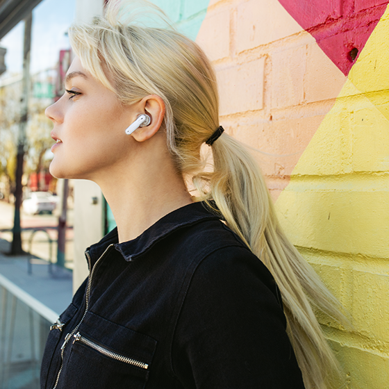 Audífonos Bluetooth JBL Tune Beam Ghost Blancos