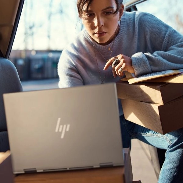 HP ENVY X360 15.6 PULGADAS FHD TOUCH 2 EN 1 WINDOWS LAPTOP INTEL CORE I5-1335U 8GB RAM 512GB SSD PLATA MINERAL