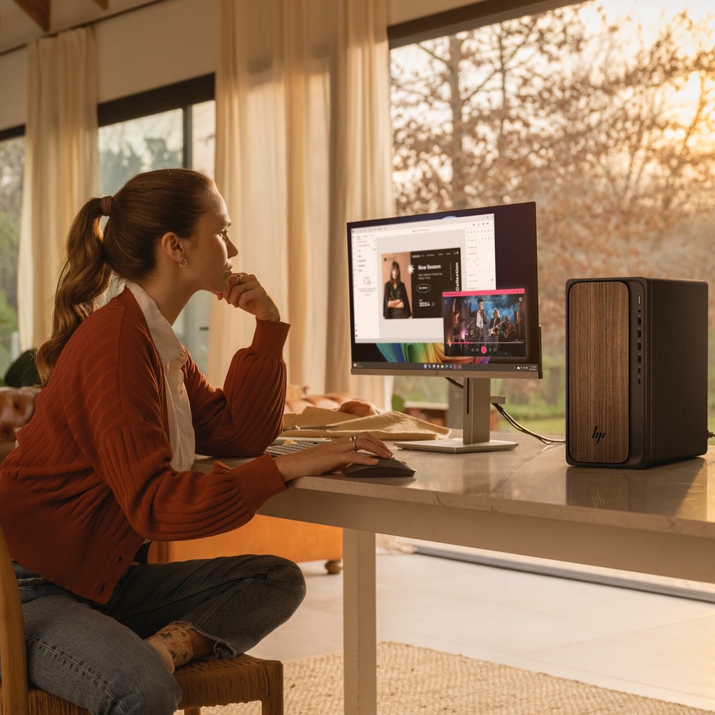 Computadora de Escritorio HP OmniDesk AI Dark Wood M03-0044