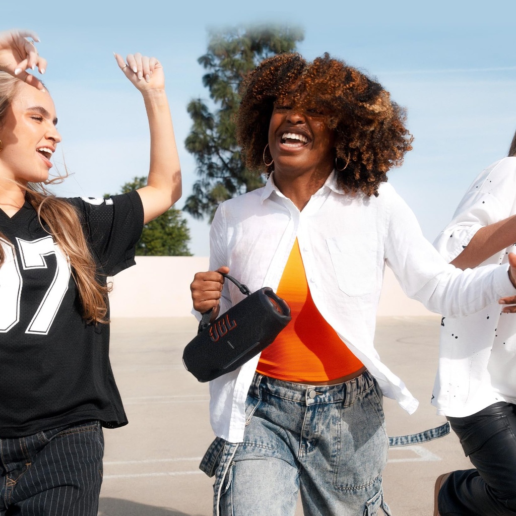 ​Bocina Recargable Bluetooth JBL Charge 6 Black de Color Negro