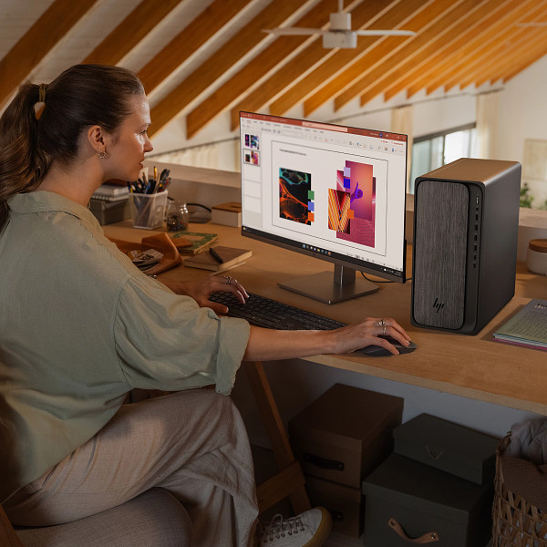 Computadora de Escritorio HP OmniDesk Gray Wood M02-0224