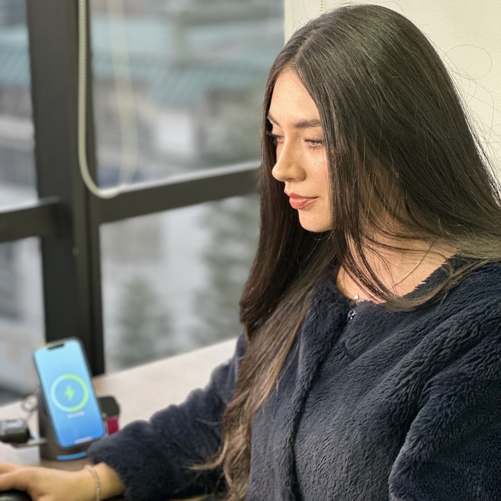 Estación de Carga Inalámbrica 3 en 1 Klip Xtreme PowerDesk Spin para Smartphone/Audífonos/Smartwatch