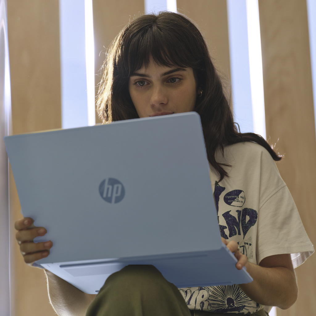 Laptop HP OmniBook 5 16-ba1053la Sky Blue Aluminum