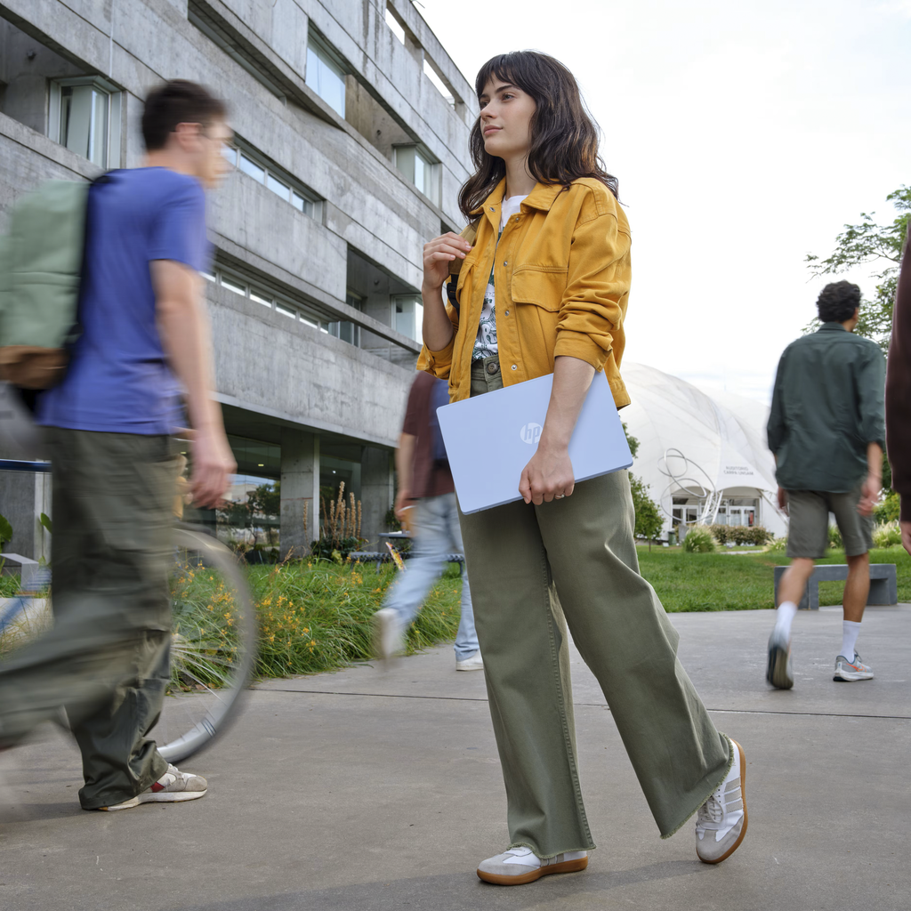 Laptop HP OmniBook 5 16-ba1053la Sky Blue Aluminum