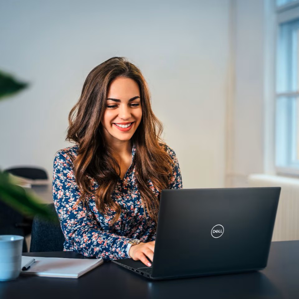 Laptop Dell 15 LDC15250-7982BLK-PUS Carbon Black Negro Carbón 