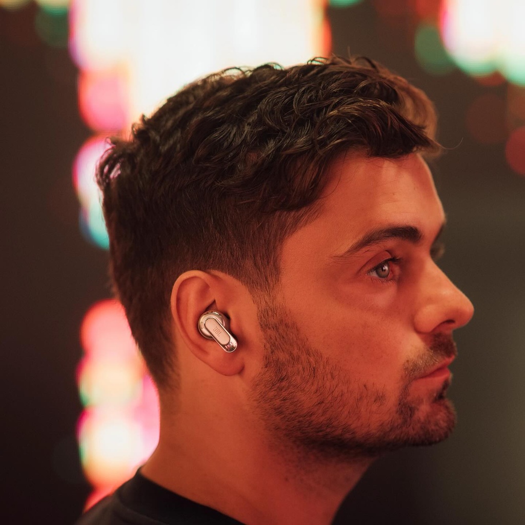 Audífonos Bluetooth JBL Tour Pro 3 Latte de Color Beige